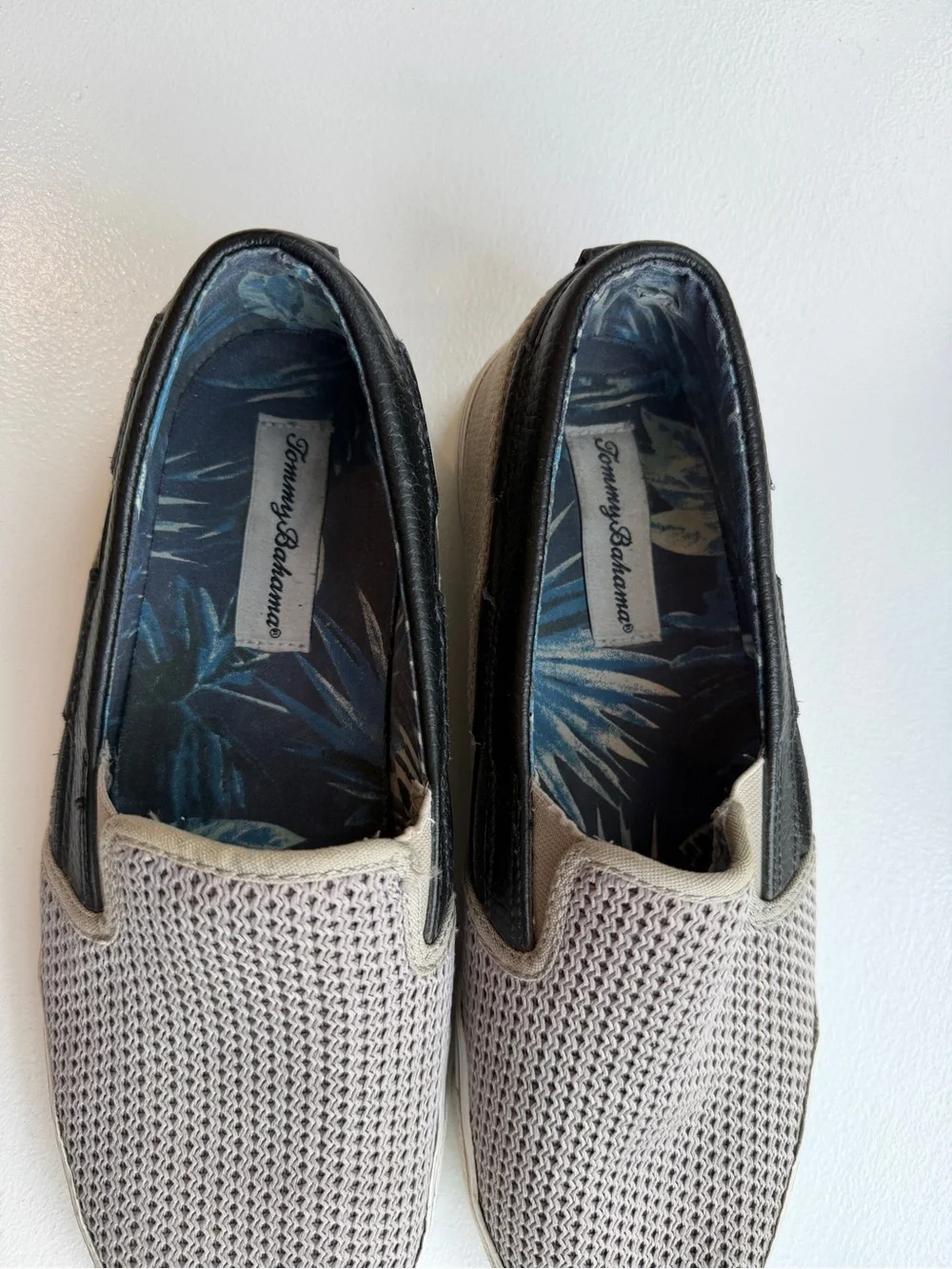 Tommy Bahama Exodus Gray Loafers Men’s Size 9
